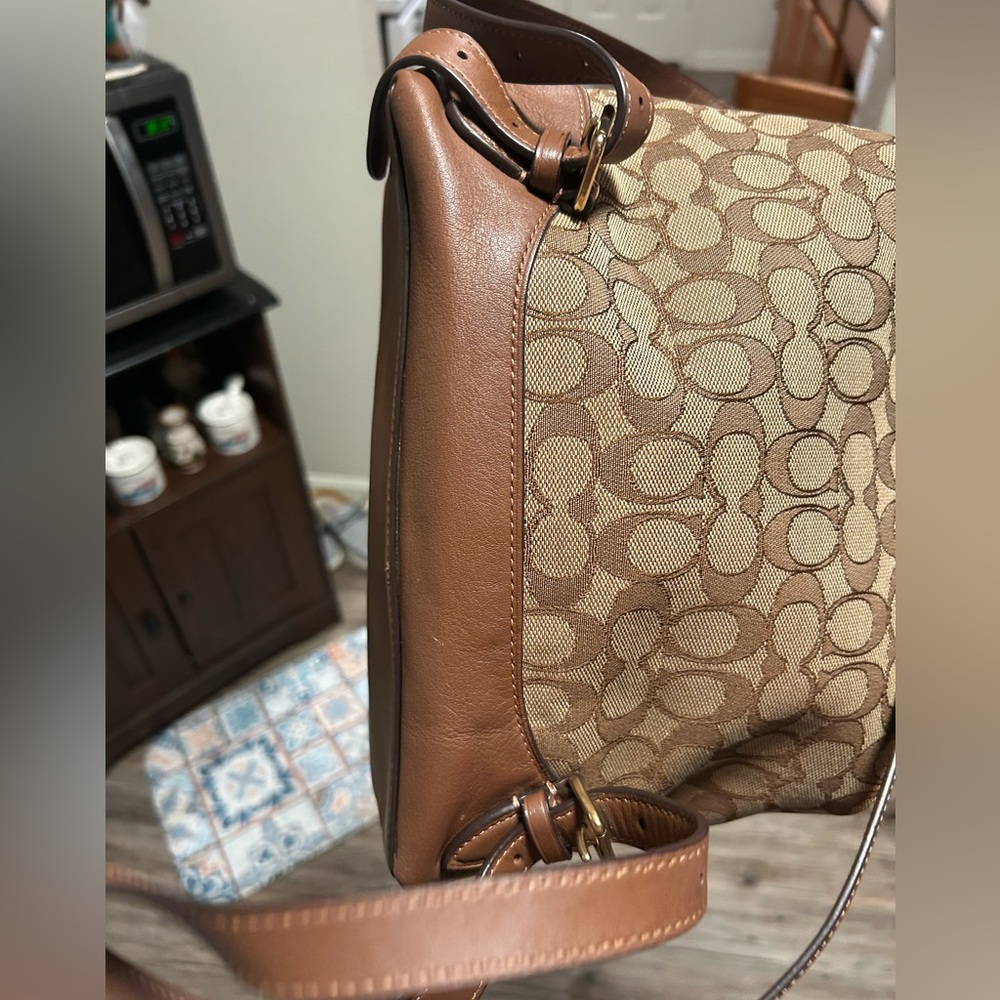Coach❤️Elle Tan & Brown Signature Canvas And Leather Backpack With COA & Hangtag - Picture 6 of 16